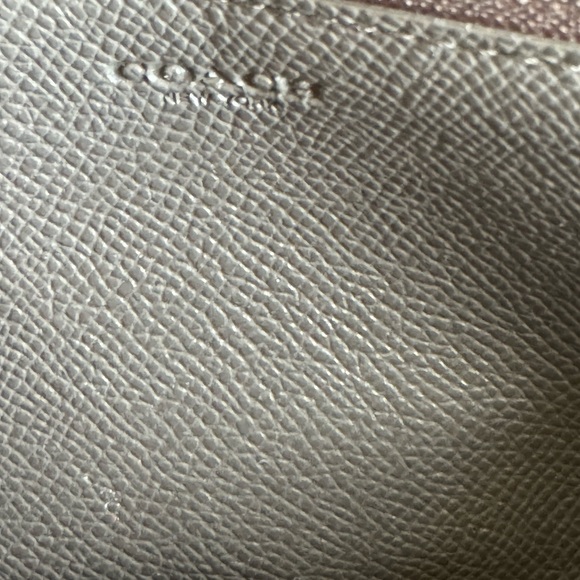 Coach wallet zip around accordion EUC - Picture 6 of 8